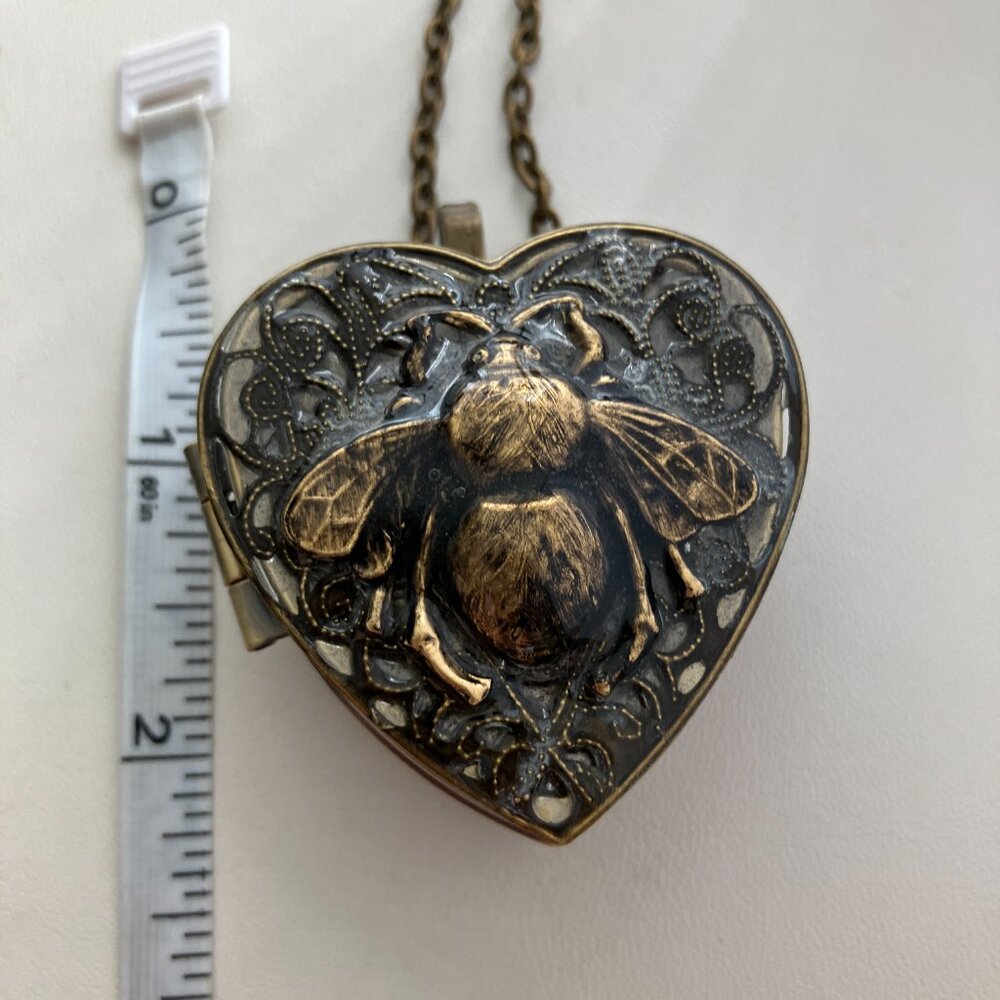Bumble bee music box locket Yunsheng Chain 31"